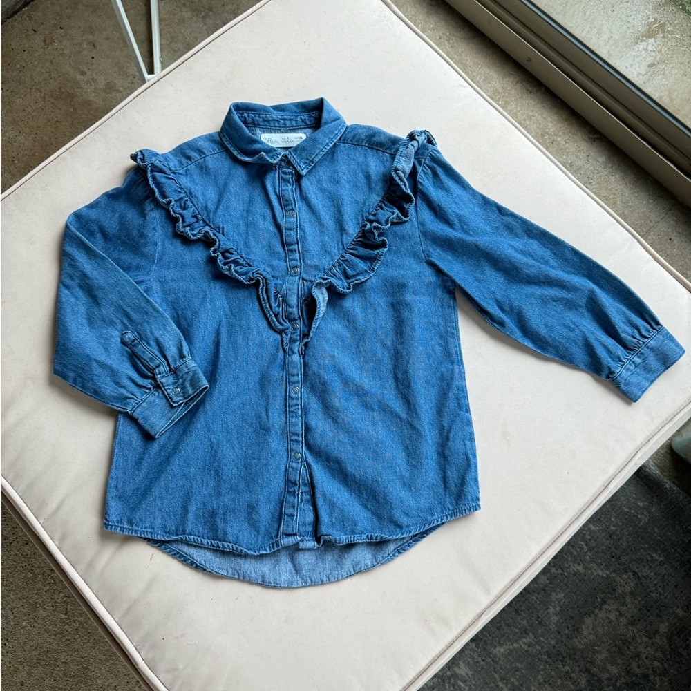 Zara ruffle denim snap button down size 9 100% cotton